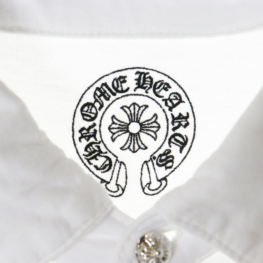 CHROME HEARTS(クロムハーツ) フロント ロゴプリント ホワイトロジウム加工 クロスボールボタン ポロシャツ 半袖Tシャツ カットソー ホワイト