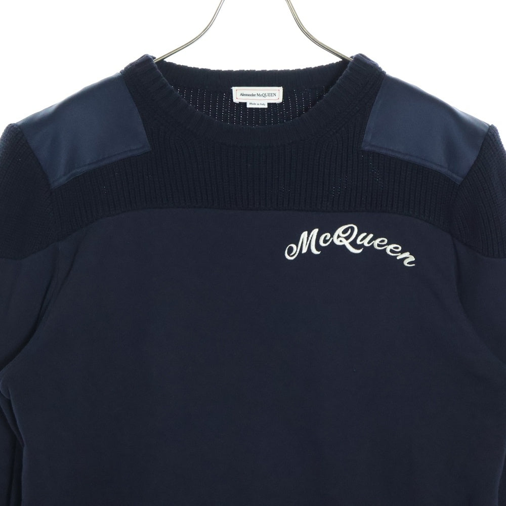 Alexander McQueen(アレキサンダーマックイーン) フロント 刺繍ロゴ ショルダー切り替え クルーネック スウェットトレーナー ネイビー 567343 QNX43