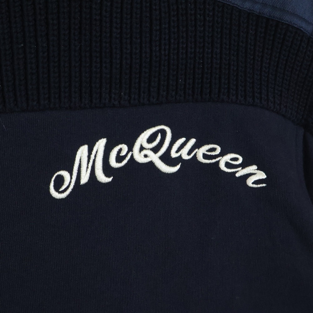 Alexander McQueen(アレキサンダーマックイーン) フロント 刺繍ロゴ ショルダー切り替え クルーネック スウェットトレーナー ネイビー 567343 QNX43