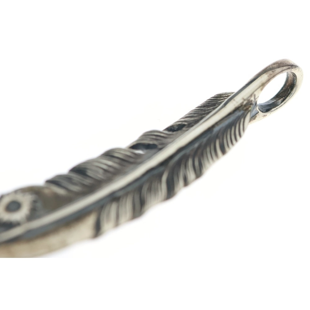 ARIZONA FREEDOM(アリゾナフリーダム) T-53c 先唐草フェザー 右向き 40mm ペンダントトップ シルバー