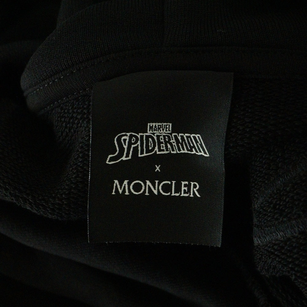 MONCLER(モンクレール) 22AW × MARVEL SPIDERMAN HOODIE マーベル スパイダーマン プリント プルオーバースウェットパーカー フーディー ブラック H20918G00005 809KR