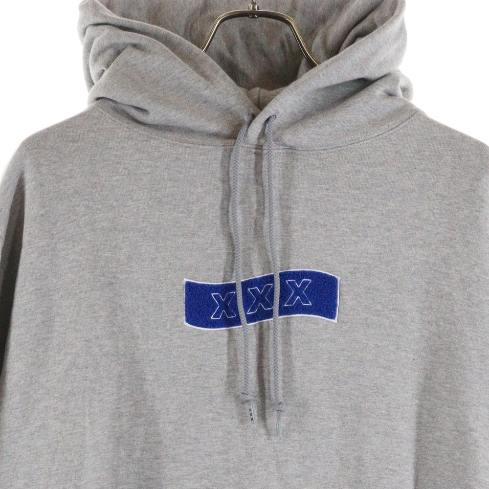 GOD SELECTION XXX(ゴッドセレクショントリプルエックス) フロントロゴ刺繍 プルオーバーパーカー フーディー グレー