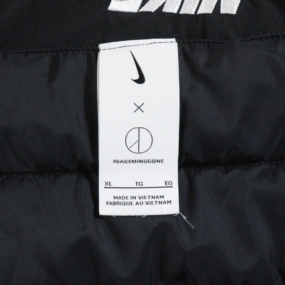 NIKE(ナイキ) 23SS ×PEACEMINUSONE G-Dragon 23SS NRG CF 2+1 ピースマイナスワン 韓国限定 ロゴ刺繍 バックプリント ダウンベスト ブラック DR0099-010