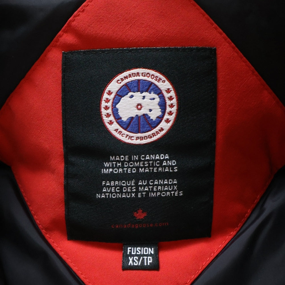 CANADA GOOSE(カナダグース) CHILLIWACK BOMBER ロゴワッペン チリワックボンバー ジップアップ ファー フーディー ダウンジャケット レッド 7950LA レディース