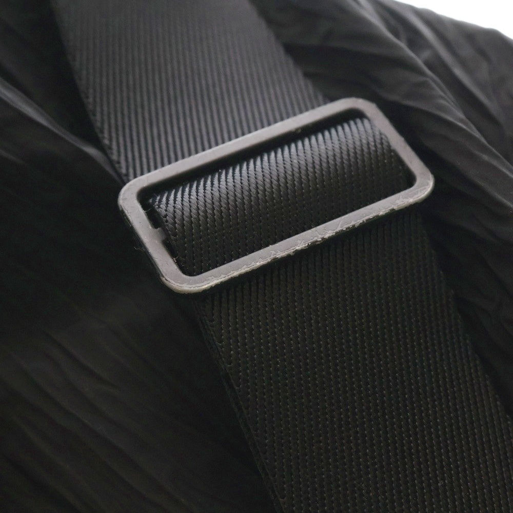COS(コス) COS PLEATED CROSSBODY BAG プリーツ クロス ボディーバッグ ブラック