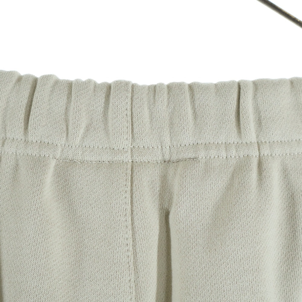 FEAR OF GOD ESSENTIALS(フィアオブゴッド エッセンシャルズ) SHORT PANTS フェルトロゴ スウェットハーフパンツ ショーツ ベージュ