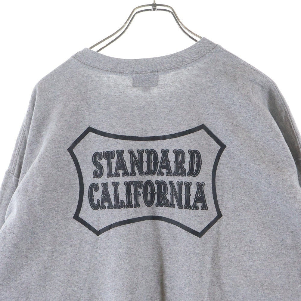 VANS(ヴァンズ) 23SS × STANDARD CALIFORNIA LOGO CREW SWEAT スタンダードカリフォルニア ロゴプリント クルーネック 裏起毛 スウェットトレーナー グレー 122C1040728