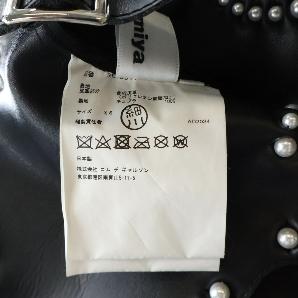 NOIR KEI NINOMIYA(ノワール ケイニノミヤ) 25SS Faux-Pearl Embellished Faux-Leather Jacket フェイクパールエンベリッシュフェイクレザージャケット ブラック 3O-J011 レディース