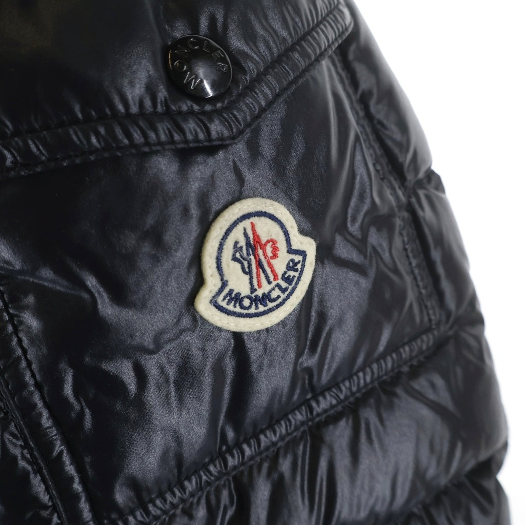 MONCLER(モンクレール) 24AW MAYA マヤ ワッペンロゴ フーデッド ジップアップ ダウンジャケット ブラック