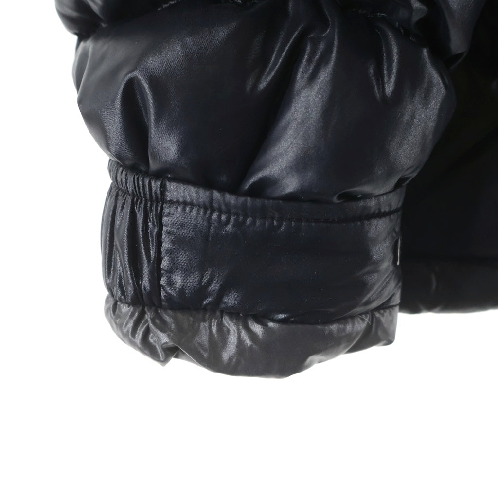 MONCLER(モンクレール) 24AW MAYA マヤ ワッペンロゴ フーデッド ジップアップ ダウンジャケット ブラック