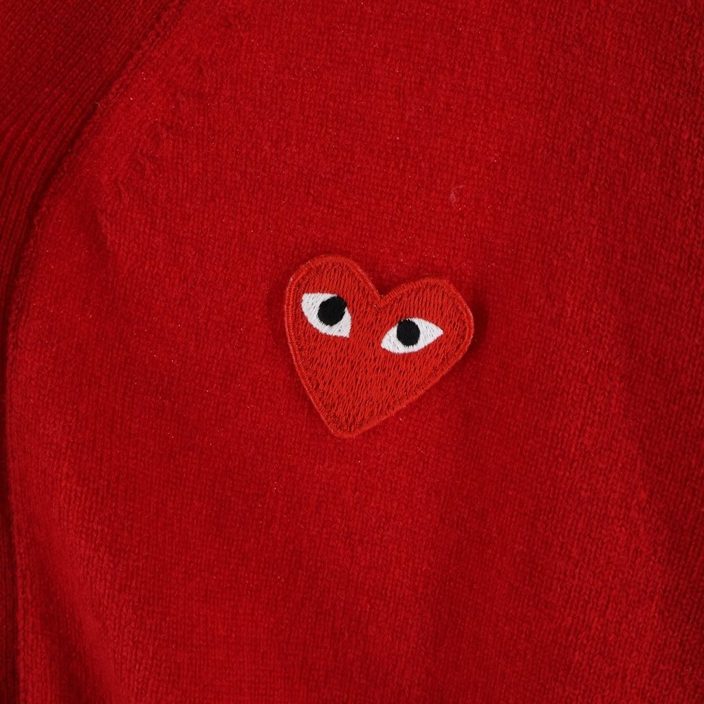 PLAY COMME des GARCONS(プレイコムデギャルソン) V-Neck Cardigan With Red Emblem ブイネック カーディガン ウィズ レッドエンブレム ロゴ刺繍 ニット カーディガン レッド AX-N008