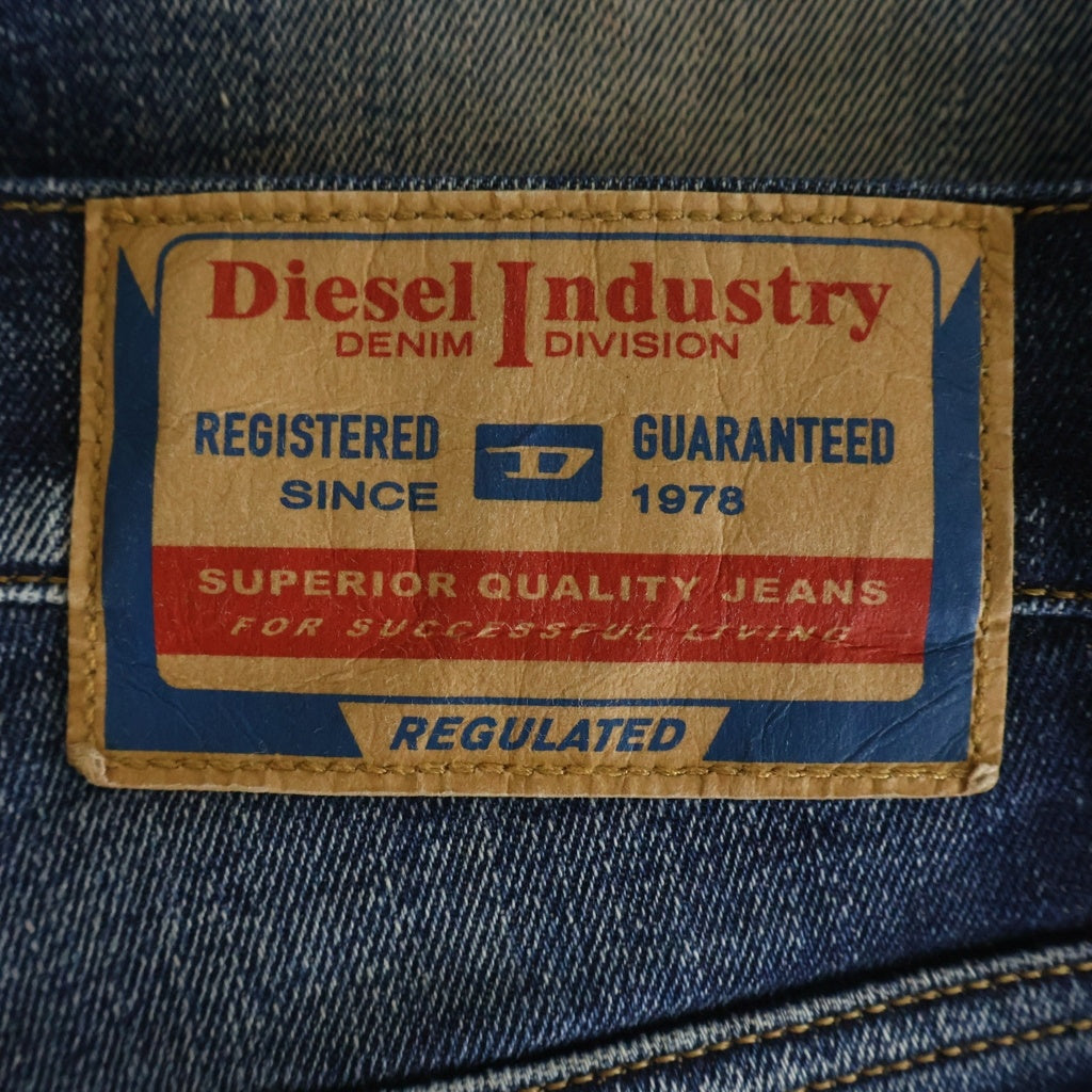 DIESEL(ディーゼル) 23AW D-Finitive Jeans ウォッシュド加工 ボタンフライ デニムパンツ インディゴ レディース
