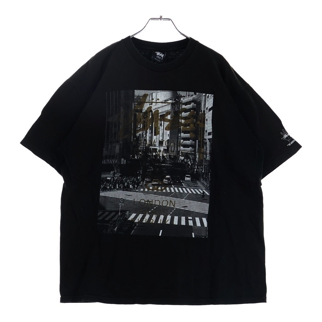 STUSSY(ステューシー) SHIBUYA PARCO Chapt 5th Anniversary Tee 渋谷パルコ店 5周年記念限定 グラフィックフォトプリント クルーネック 半袖Tシャツ カットソー ブラック