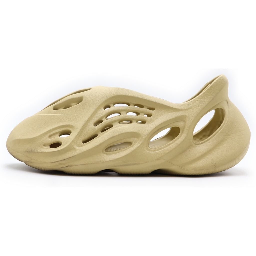 adidas(アディダス) YEEZY Foam Runner Sulfur イージーフォームランナー サルファー サンダル ベージュ US9/27.5cm GV6775