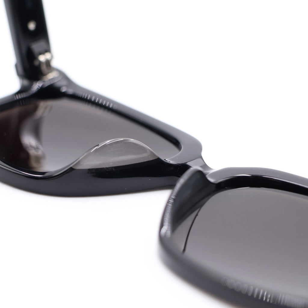 SAINT LAURENT PARIS(サンローランパリ) YSLロゴ スクエアシェイプ サングラス 眼鏡 アイウェア ブラック SL M40/F