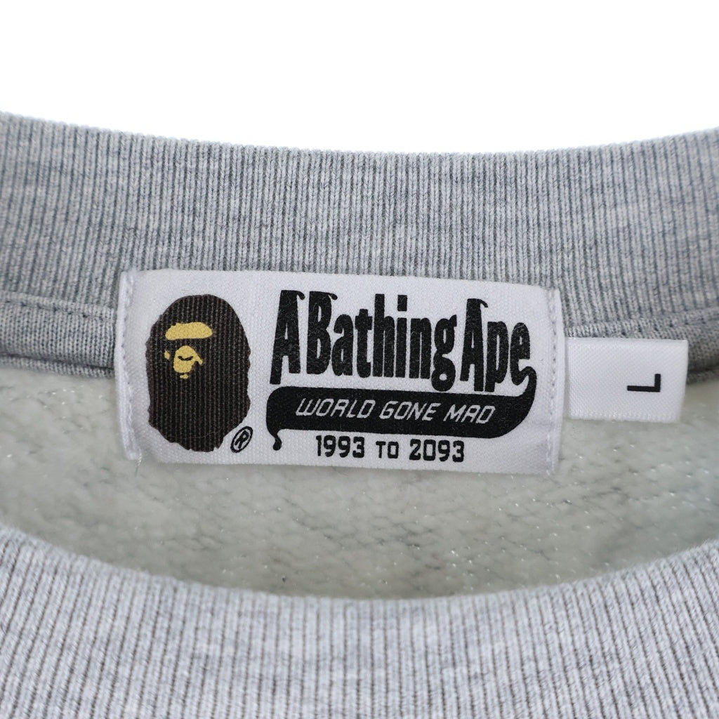 A BATHING APE(アベイシングエイプ) フロントメタルロゴプレート クルーネック スウェット トレーナー グレー