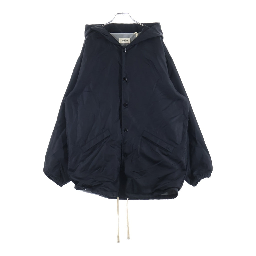 FEAR OF GOD ESSENTIALS(フィアオブゴッド エッセンシャルズ) バックロゴプリント ナイロン コーチジャケット ブラック