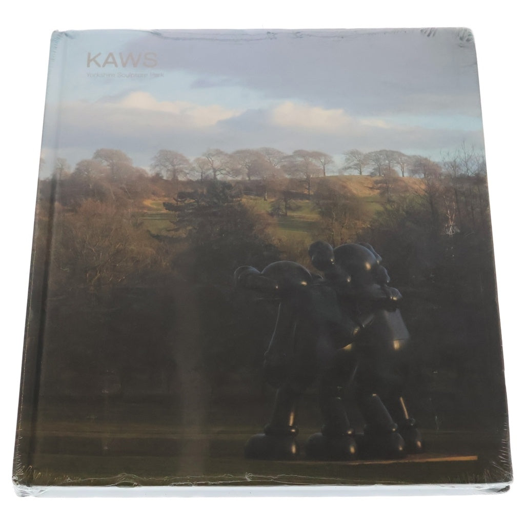 KAWS(カウズ) Catalogue at Yorkshire Sculpture Park ハードカバー 立体造形作品 写真集 マルチ