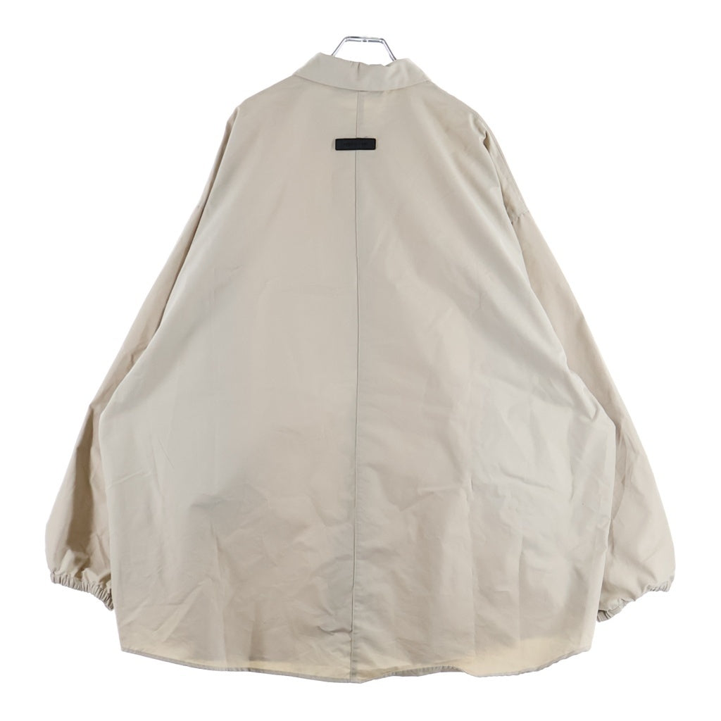 FEAR OF GOD ESSENTIALS(フィアオブゴッド エッセンシャルズ) ボタンダウン 背面ロゴパッチ コットン シャツ ジャケット ベージュ