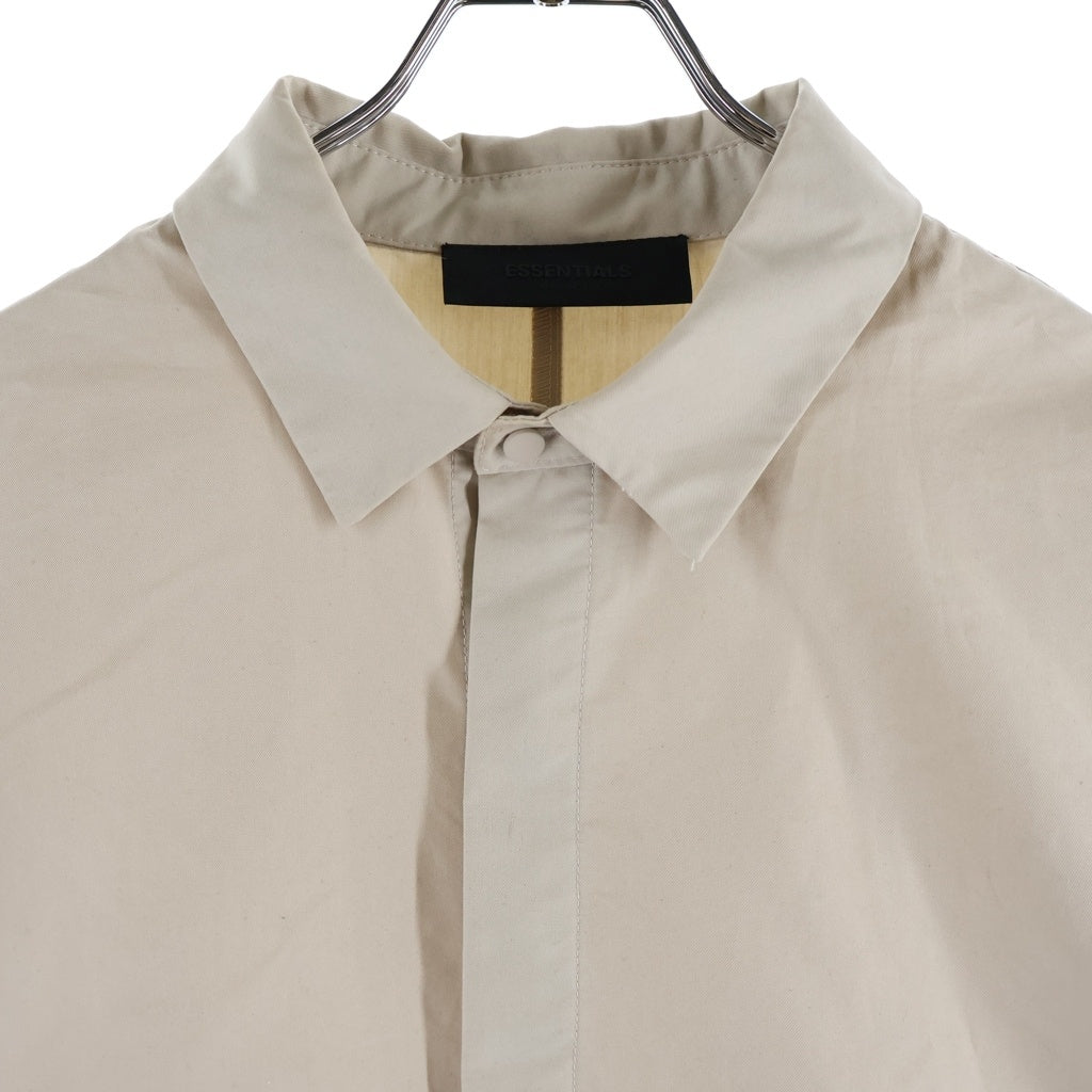 FEAR OF GOD ESSENTIALS(フィアオブゴッド エッセンシャルズ) ボタンダウン 背面ロゴパッチ コットン シャツ ジャケット ベージュ