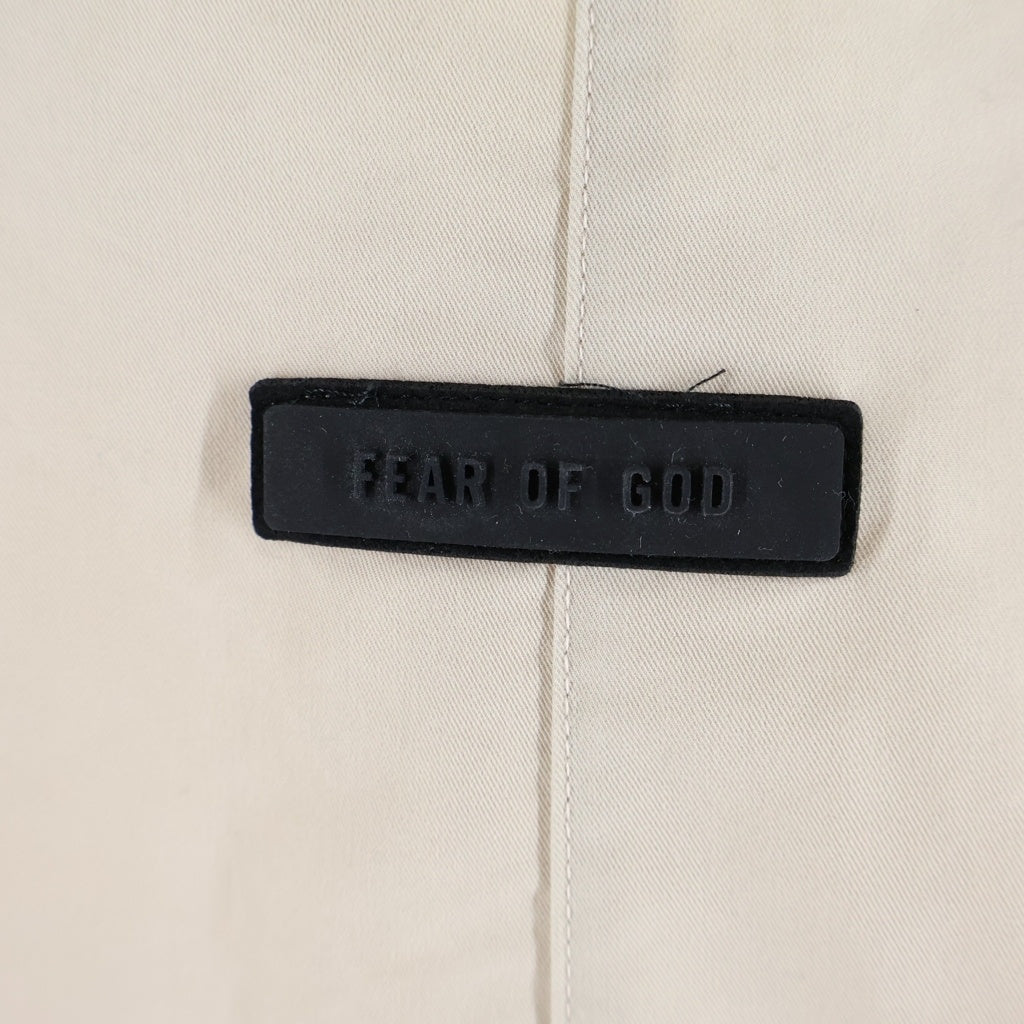 FEAR OF GOD ESSENTIALS(フィアオブゴッド エッセンシャルズ) ボタンダウン 背面ロゴパッチ コットン シャツ ジャケット ベージュ