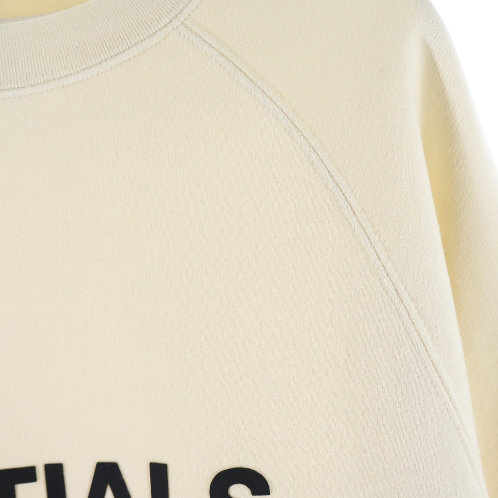 FEAR OF GOD ESSENTIALS(フィアオブゴッド エッセンシャルズ) フロントラバーロゴプリント クルーネック スウェット トレーナー イエロー