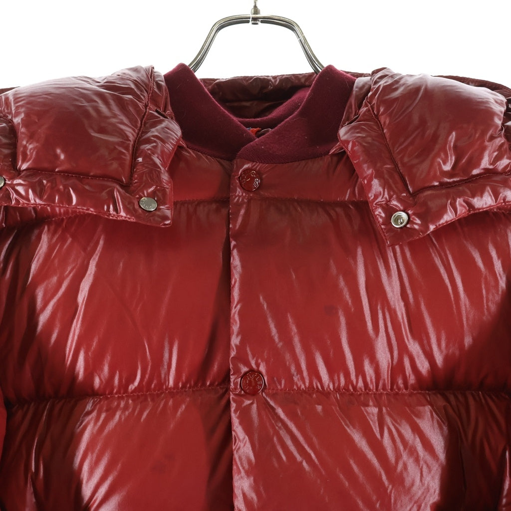 MONCLER(モンクレール) 24AW MALJASSET 袖ロゴワッペン フーデッド ジップアップダウンジャケット レッド J20911A00006