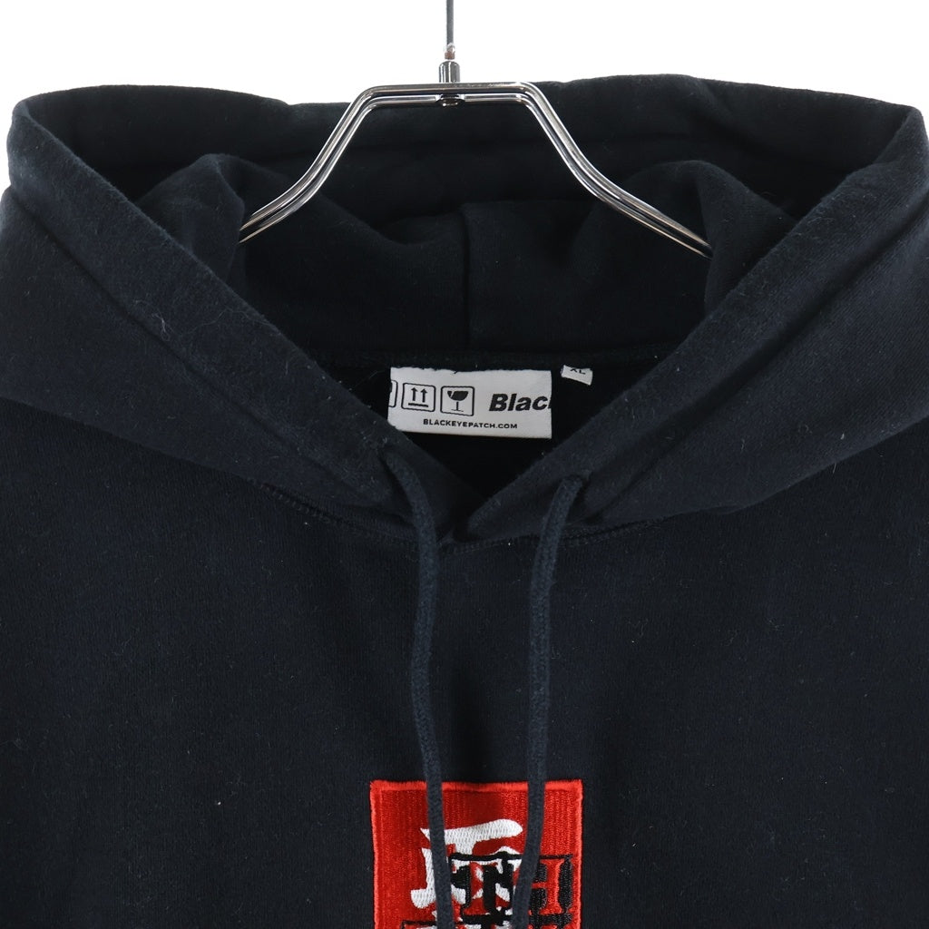 THE BLACK EYE PATCH(ブラックアイパッチ) LOGO HOODED SWEATSHIRT フロントロゴ 取扱注意 プルオーバースウェットパーカー フーディー ブラック