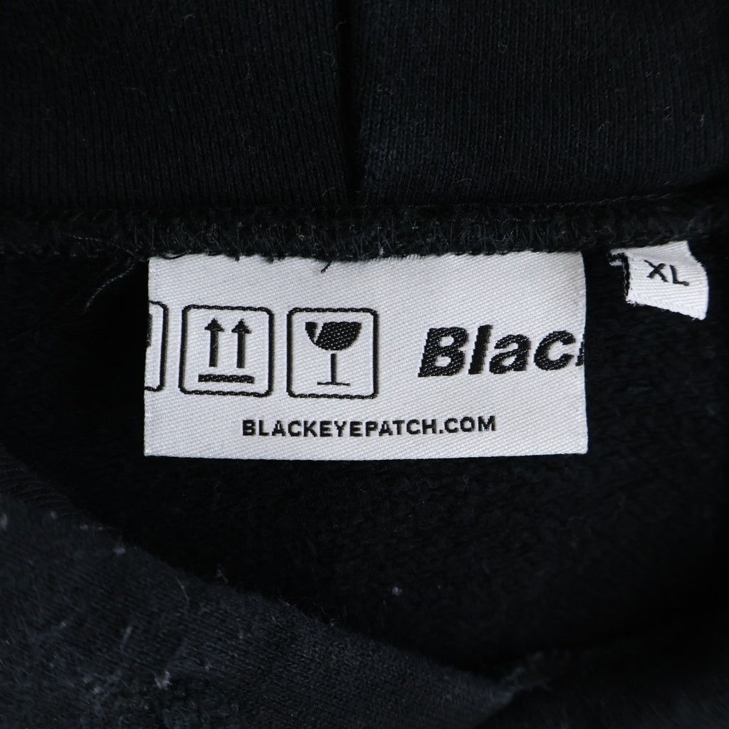 THE BLACK EYE PATCH(ブラックアイパッチ) LOGO HOODED SWEATSHIRT フロントロゴ 取扱注意 プルオーバースウェットパーカー フーディー ブラック