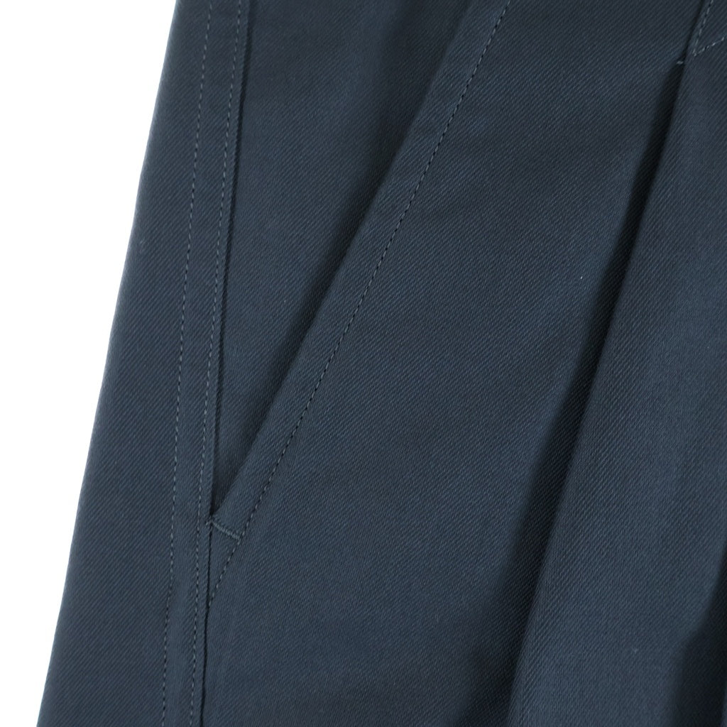 NVRFRGT(ネバーフォーゲット) 2TUCKED TWISTED TROUSERS 2タックツイスト トラウザーズ コットン ワークパンツ グレー NF261P06