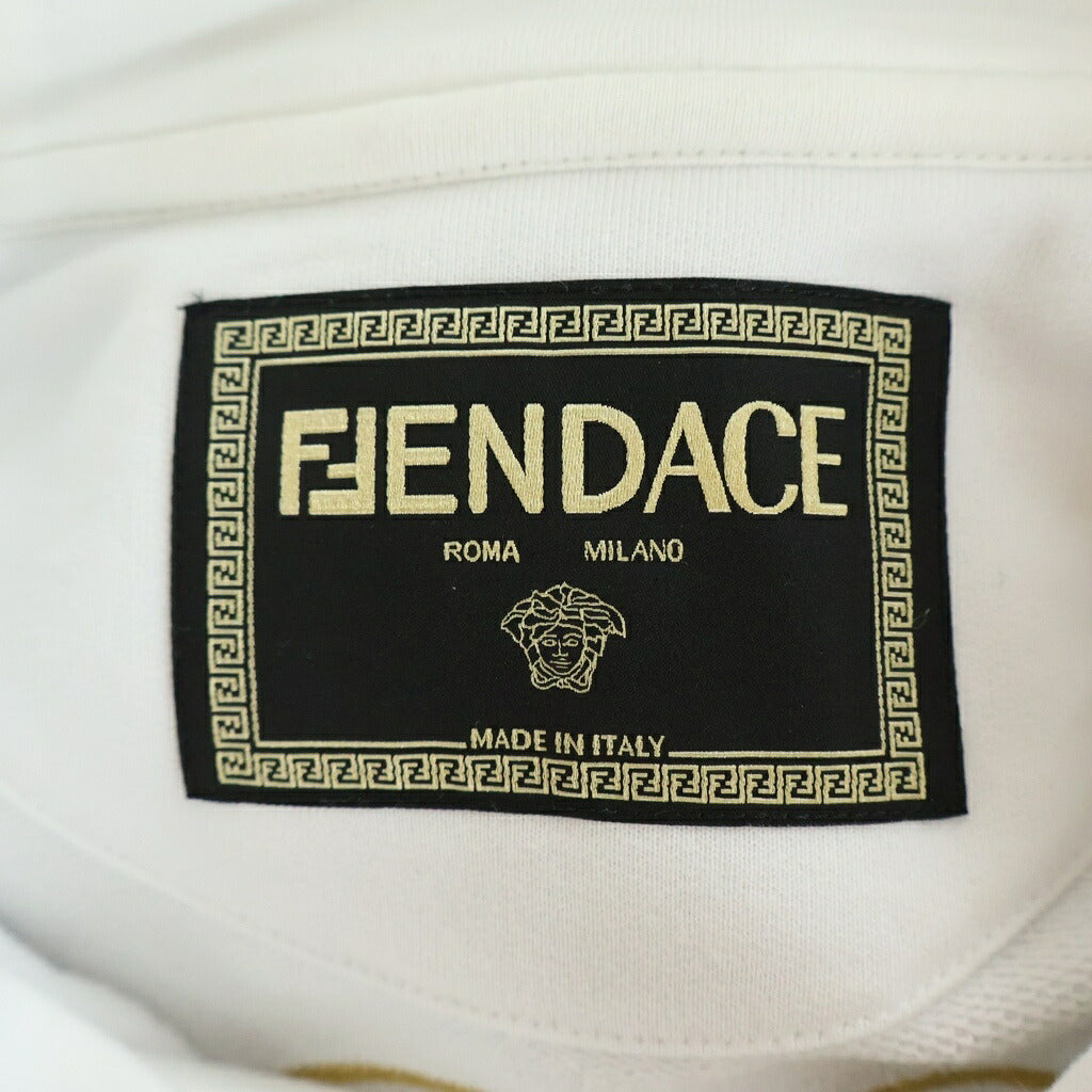 FENDI(フェンディ) ×VERSACE ヴェルサーチ フロントロゴ刺繍 プルオーバーパーカー フーディー ホワイト FY1143 AKDU