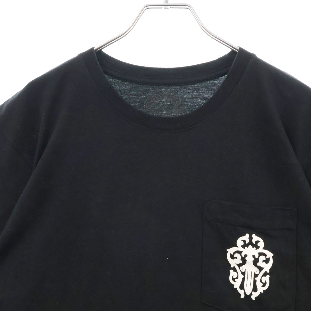 CHROME HEARTS(クロムハーツ) DAGGER PRINT POCKET TEE バック ハーフダガープリント 胸ポケット 半袖Tシャツ ブラック