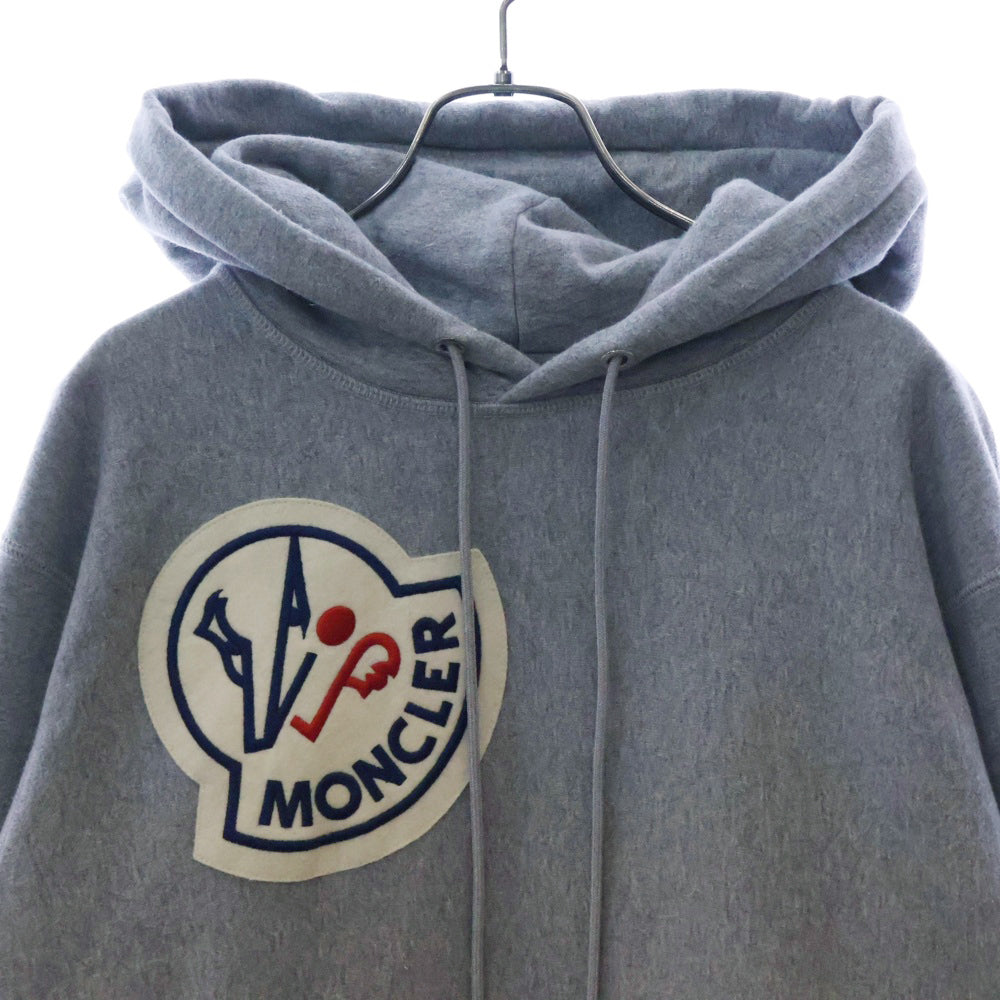 MONCLER(モンクレール) 21AW GENIUS MAGLIA CON CAPPUCCIO 裏起毛ロゴワッペン スウェットプルオーバーパーカー フーディ グレー G20928G00006