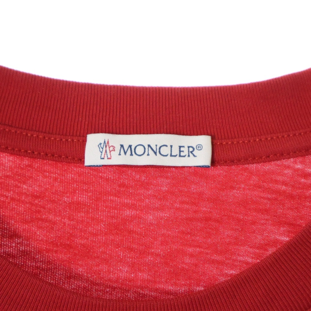 MONCLER(モンクレール) 24SS メタリックフロントロゴ 半袖Tシャツカットソー レッド J10918C00040 89AJS