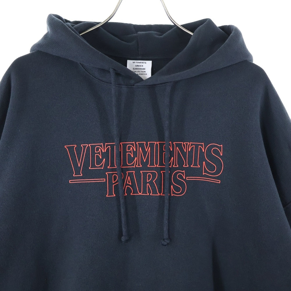 VETEMENTS(ヴェトモン) 24AW PARIS LOGO パリロゴ刺繍 スウェット プルオーバーパーカー ブラック UA65HD300B
