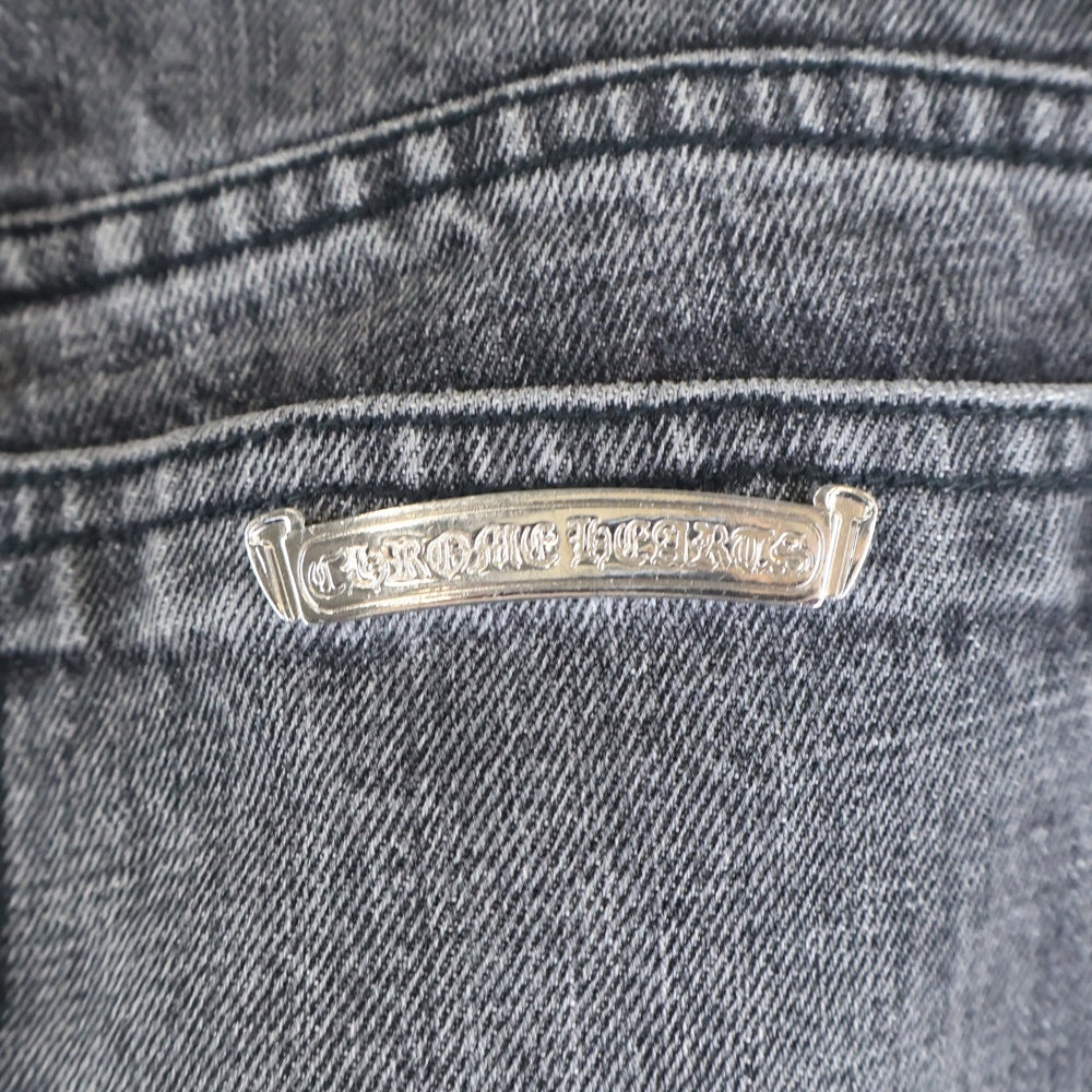 CHROME HEARTS(クロムハーツ) JEAN STRTLG FBRC クロスパッチ付きウォッシュドデニムパンツ ブラック/レッド