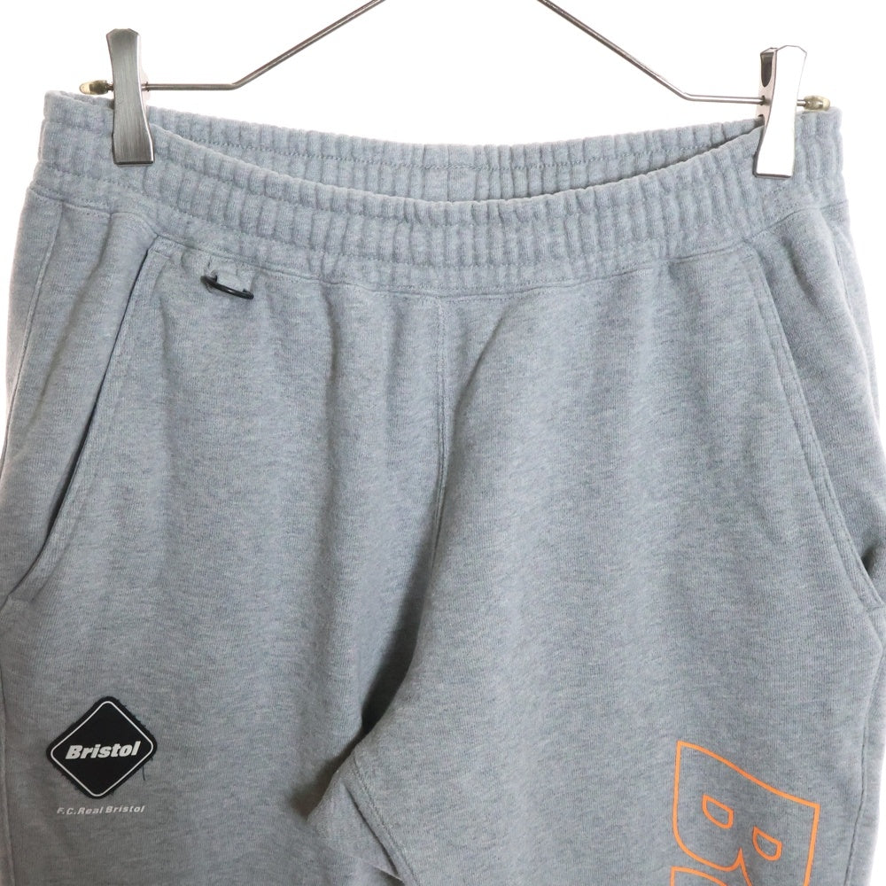 F.C.R.B./F.C.Real Bristol/FCRB(エフシーアールビー/エフシーレアルブリストル) EMBLEM SWEAT PANTS ブランドロゴ スウェットパンツ グレー FCRB-192112
