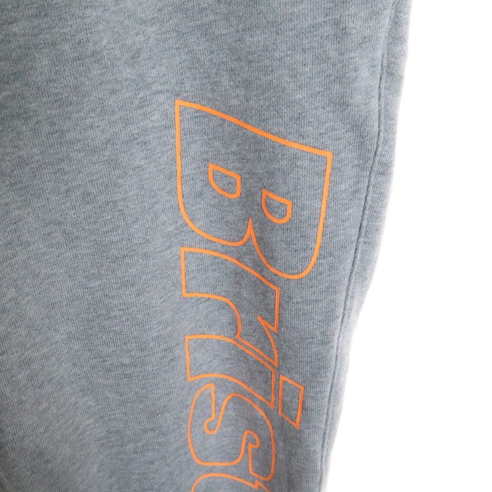 F.C.R.B./F.C.Real Bristol/FCRB(エフシーアールビー/エフシーレアルブリストル) EMBLEM SWEAT PANTS ブランドロゴ スウェットパンツ グレー FCRB-192112