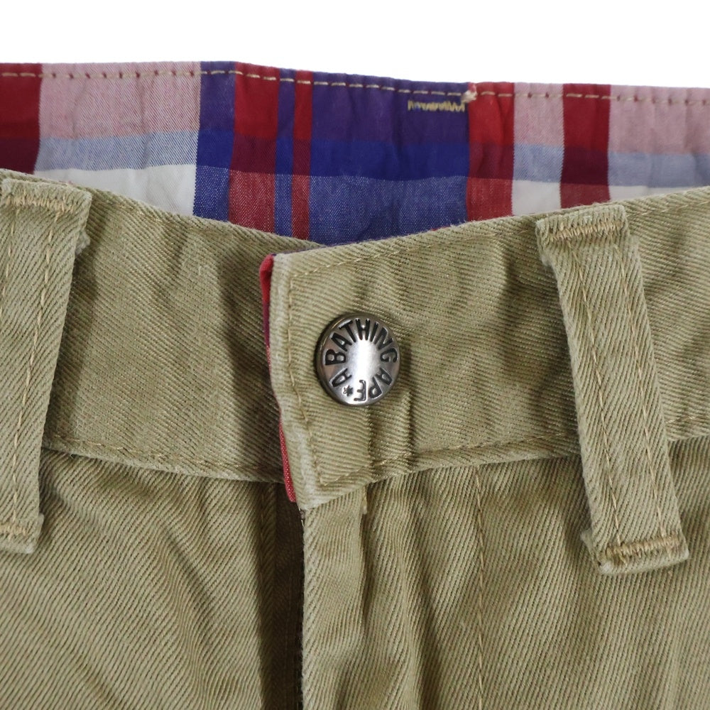 A BATHING APE(アベイシングエイプ) コットン ワッペンロゴ チノパンツ べージュ 001PTA301009X