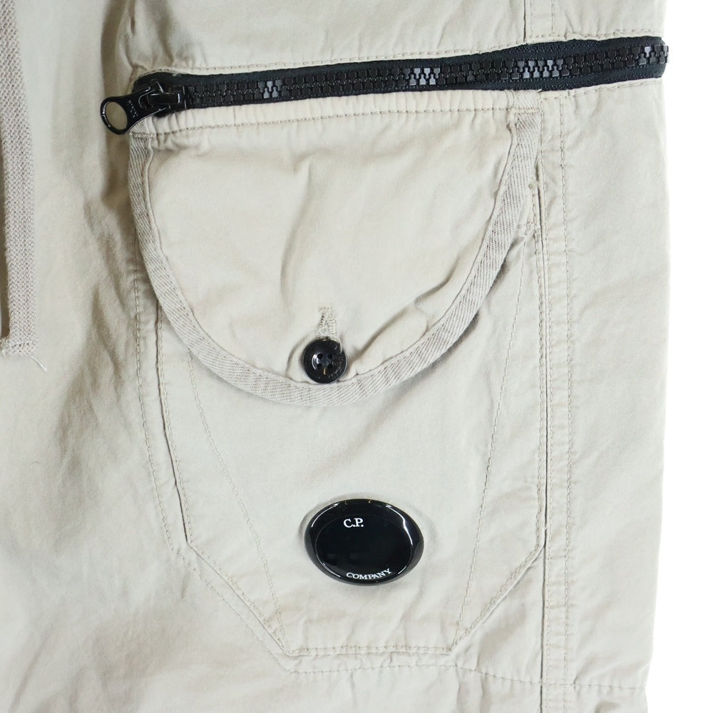 C.P. Company(シーピーカンパニー) 25SS Microreps Boxy Cargo Lens Pants カーゴパンツ コットン ベージュ 18CMPA094A 006475G