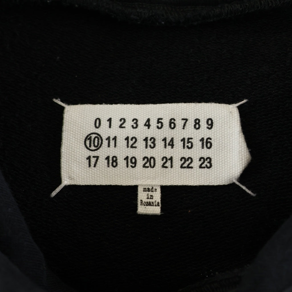 Maison Margiela(メゾンマルジェラ) 22SS ロゴ刺繍 アップサイドダウンロゴ スウェット プルオーバーパーカー フーディー ブラック S50GU0167 S25503
