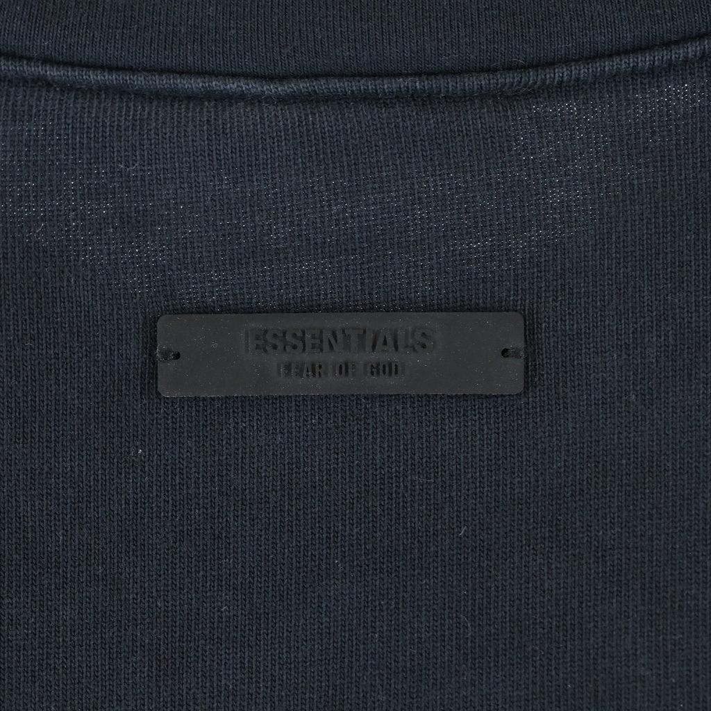 FEAR OF GOD ESSENTIALS(フィアオブゴッド エッセンシャルズ) STATE LOGO LONGSLEEVE TEE ロングスリーブTシャツ カットソーブラック
