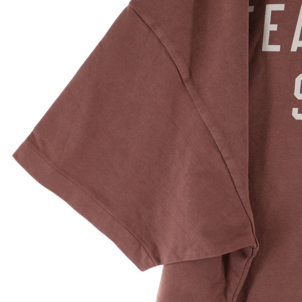 FEAR OF GOD ESSENTIALS(フィアオブゴッド エッセンシャルズ) STATE LOGO TEE 半袖Tシャツ カットソー ピンク