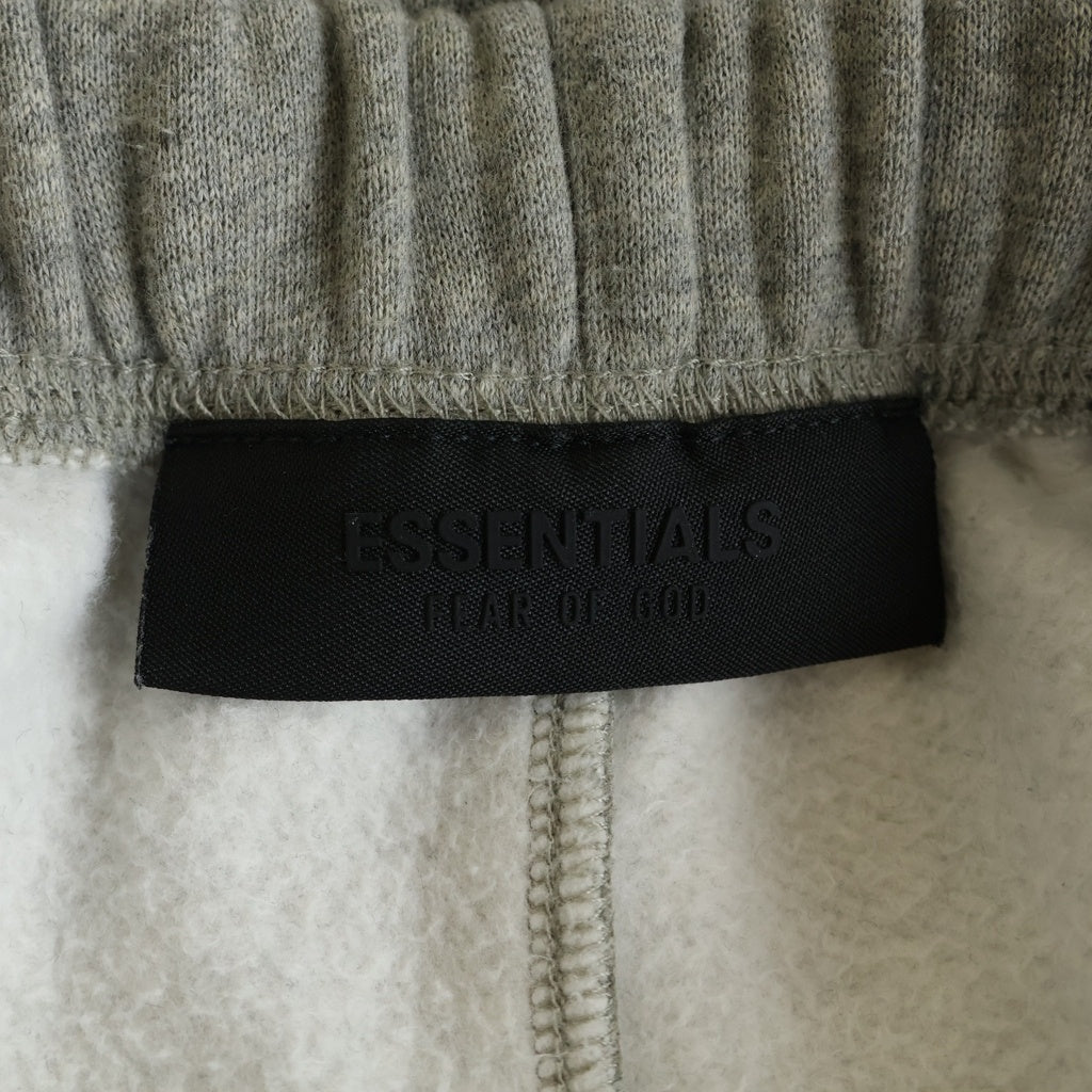 FEAR OF GOD ESSENTIALS(フィアオブゴッド エッセンシャルズ) SHORT PANTS ラバーロゴ スウェットハーフパンツ ショーツ グレー