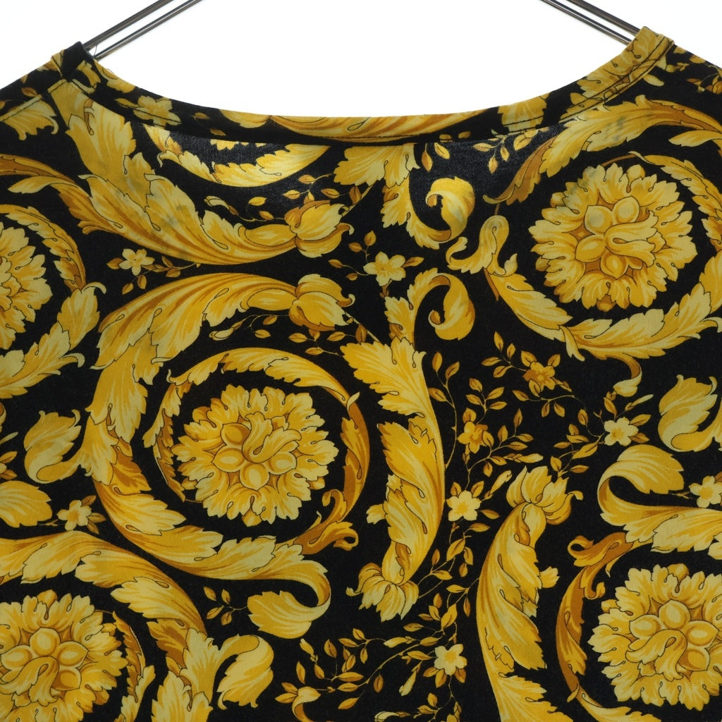 VERSACE(ヴェルサーチ) Barocco バロッコ デジタルプリント コットン 半袖Tシャツ カットソー ブラック/イエロー 1000959