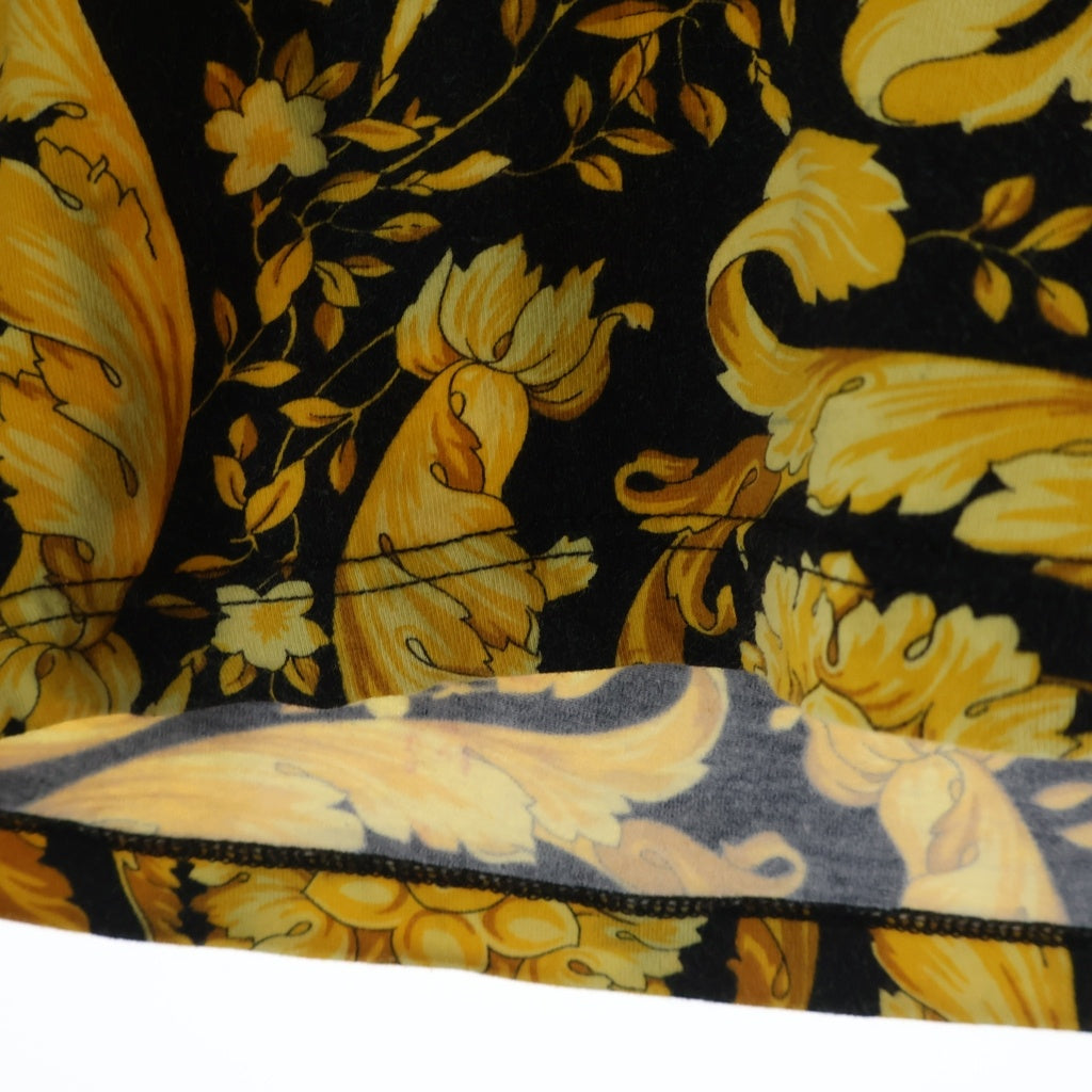 VERSACE(ヴェルサーチ) Barocco バロッコ デジタルプリント コットン 半袖Tシャツ カットソー ブラック/イエロー 1000959