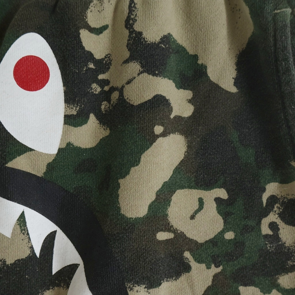 A BATHING APE(アベイシングエイプ) Shark-graphic Camouflage Shorts シャークグラフィック カモフラージュ ショートパンツ ベージュ/カーキ 001SPL301001M