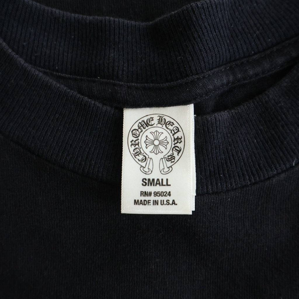 CHROME HEARTS(クロムハーツ) BACK ARCH LOGO SCROLL RABEL USA PRINT TEE バックアーチロゴ スクロールラベル プリント ポケット半袖Tシャツ カットソー ブラック