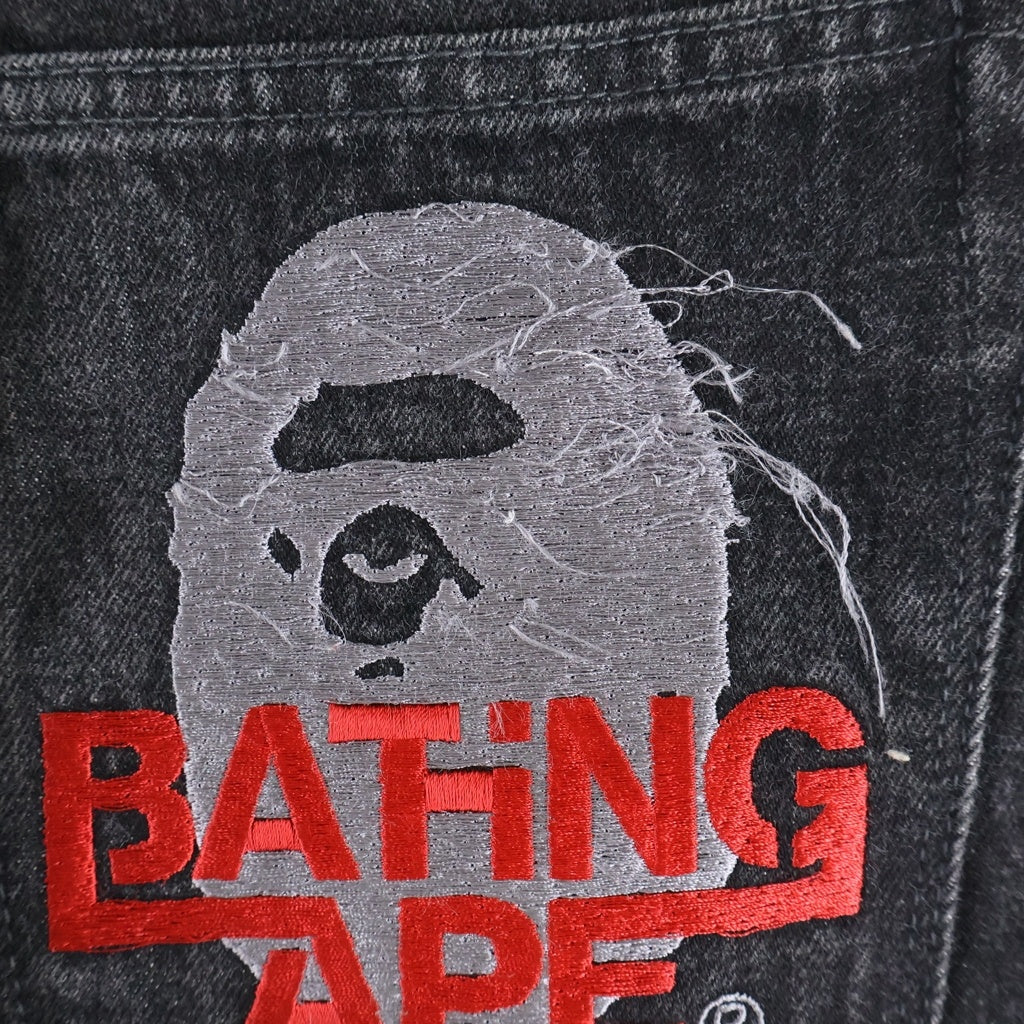A BATHING APE(アベイシングエイプ) サル ロゴ刺繍 ストレートデニムパンツ ブラック