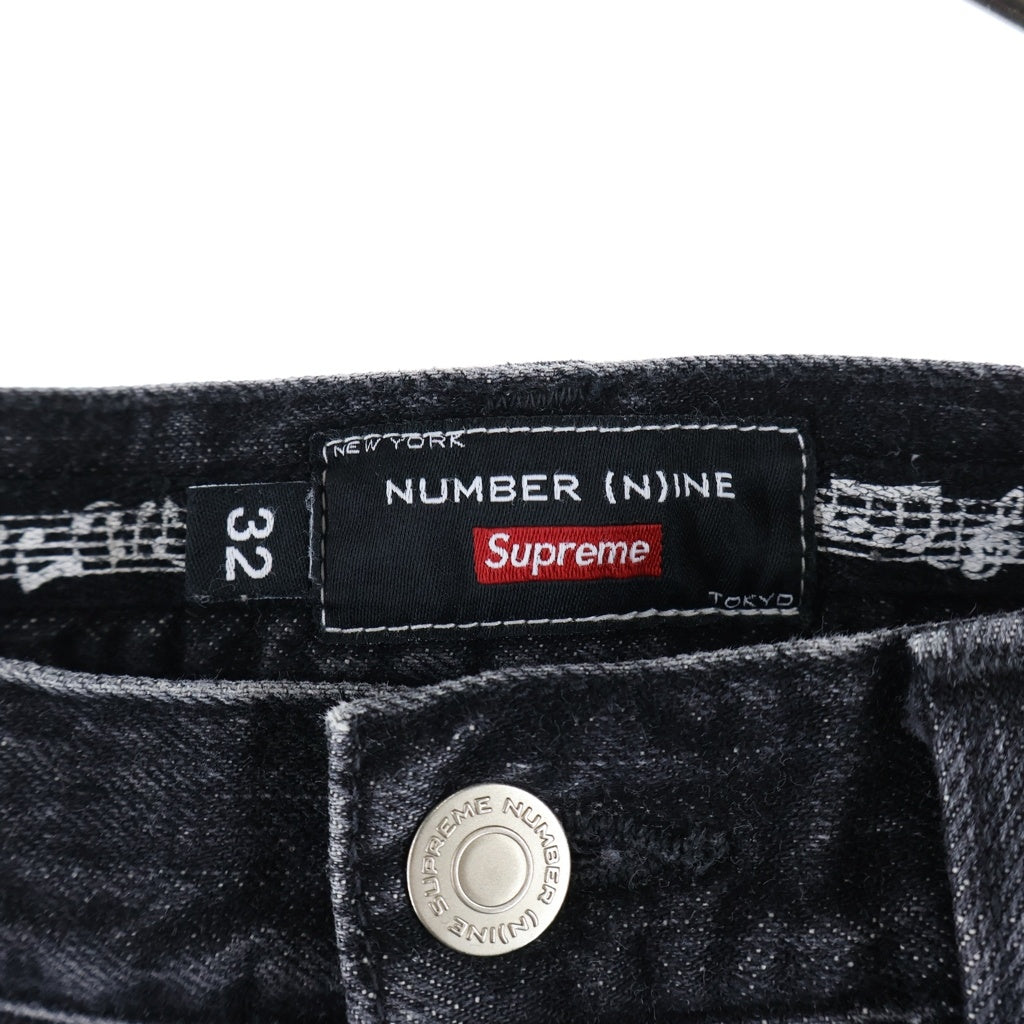 SUPREME(シュプリーム) 25AW × NUMBER NINE Patches Loose Fit Jean ナンバーナイン ダメージウォッシュ加工 ロゴワッペン ルーズフィット セルビッジ デニムパンツ ブラック